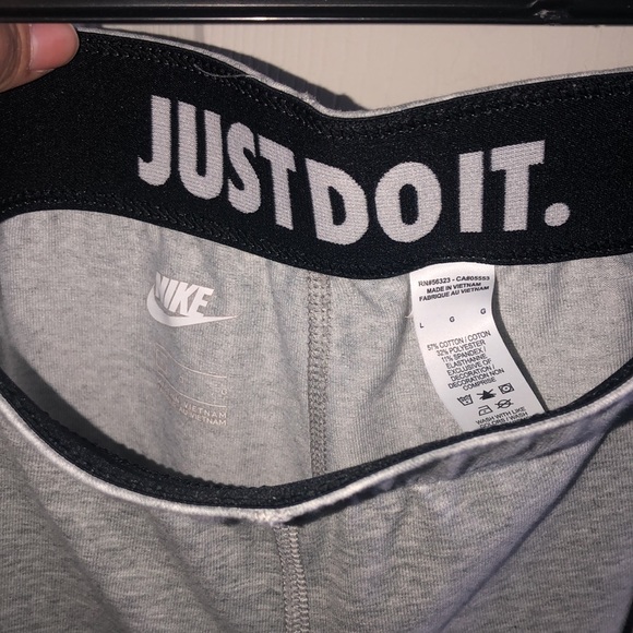 Nike Leggings - Picture 2 of 3